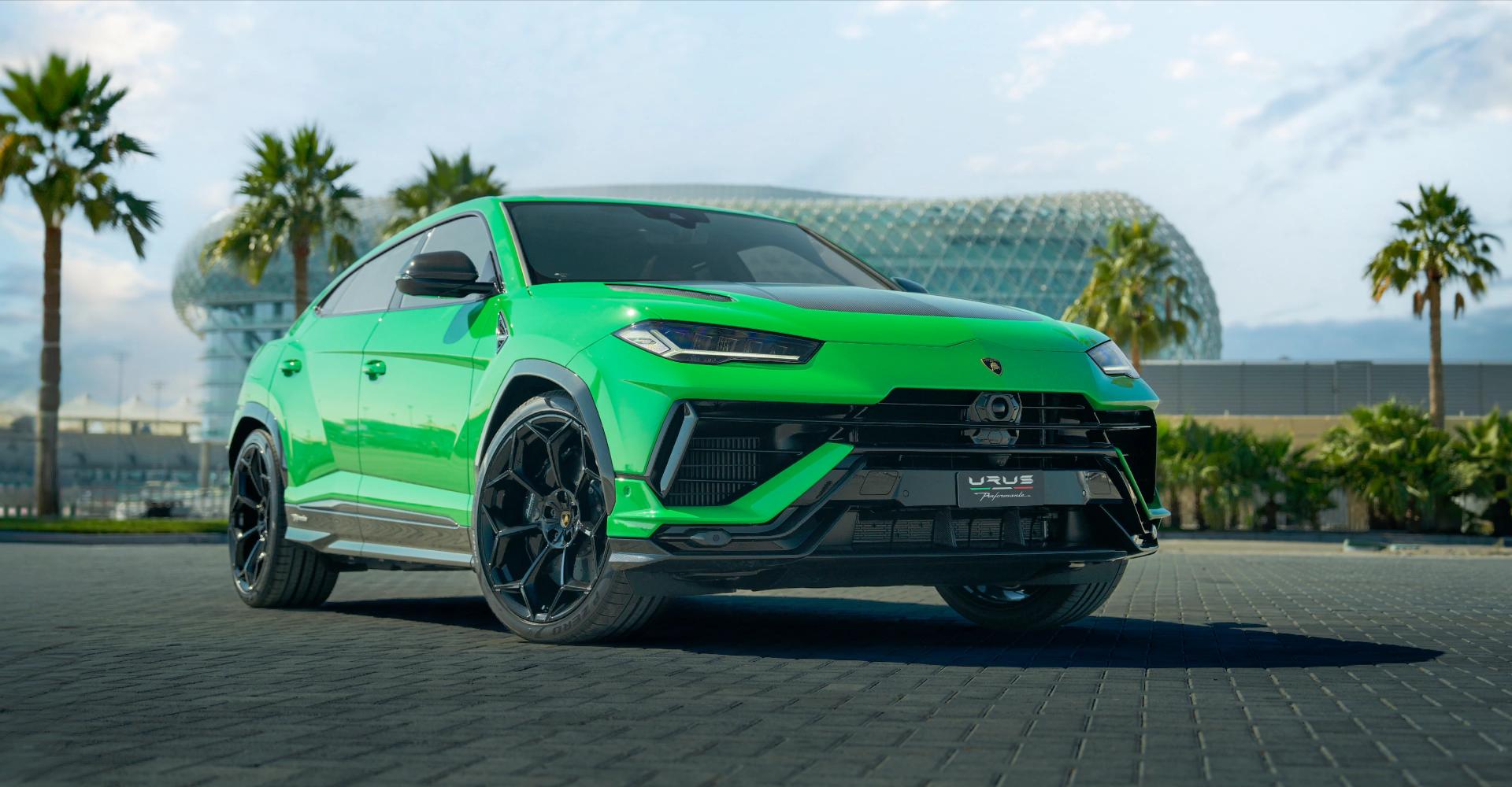 Front-angle view of a Lamborghini Urus Performante in Verde Viper