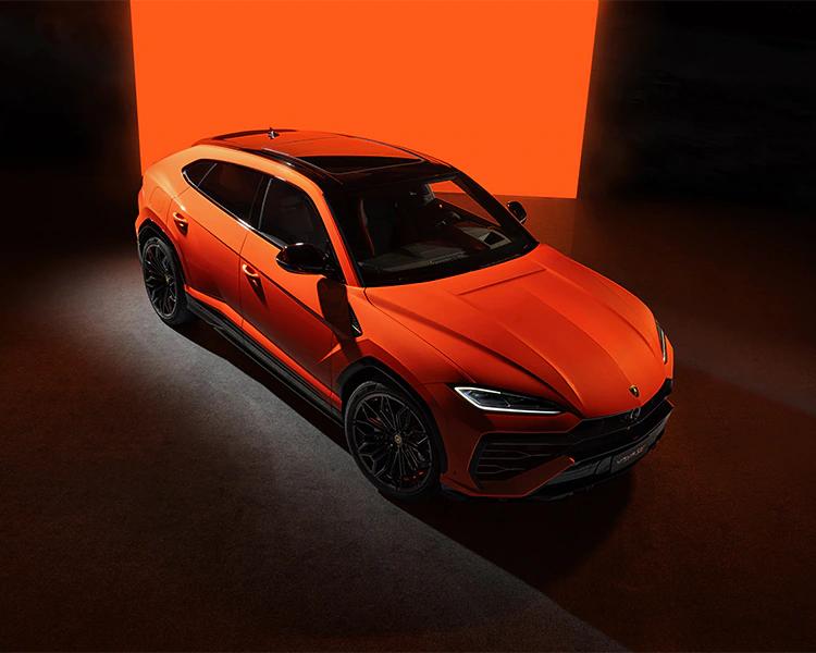 Lamborghini Urus SE Super SUV in Arancio Egon
